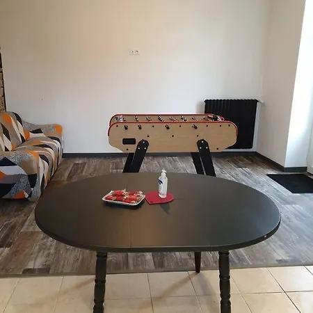De Caractere A La Campagne Avec Piscine